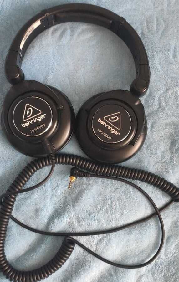 Наушники Behringer hpx6000