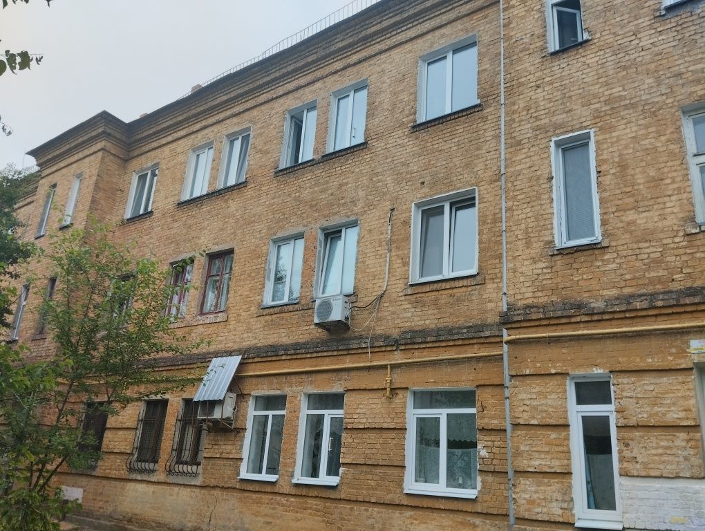 1-ка Центр міста 2/3 цегляного будинку