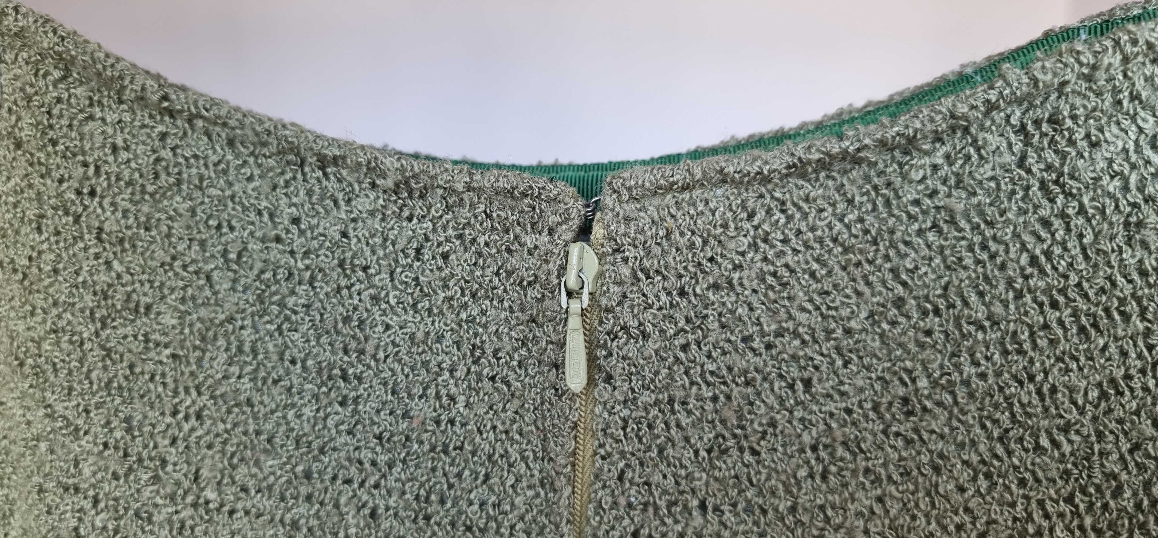 Saia vintage em lã tricotada cor verde seco