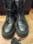 Bota estilo militar cordões Stradivarius  tamanho 39