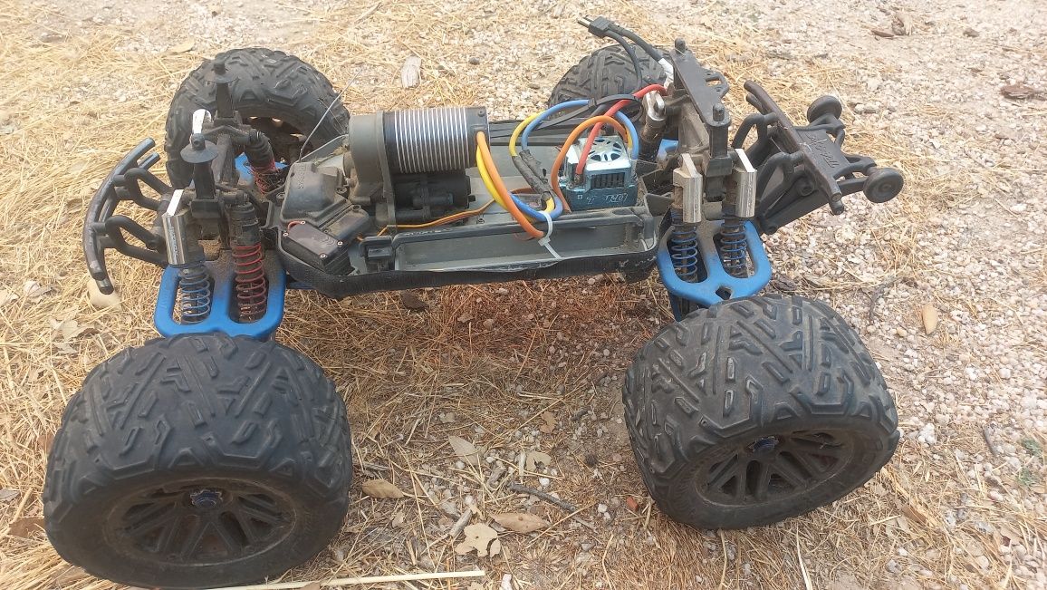 Traxxas Emaxx 2 brushless, 4x4 usado, modificado, com 6s mais de 115 k