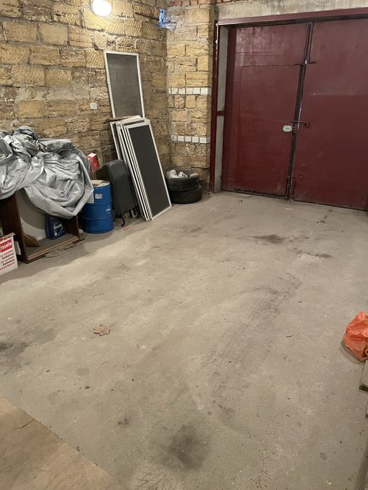 Продам два спаренных кирпичных гаража, пер. Кобера 19