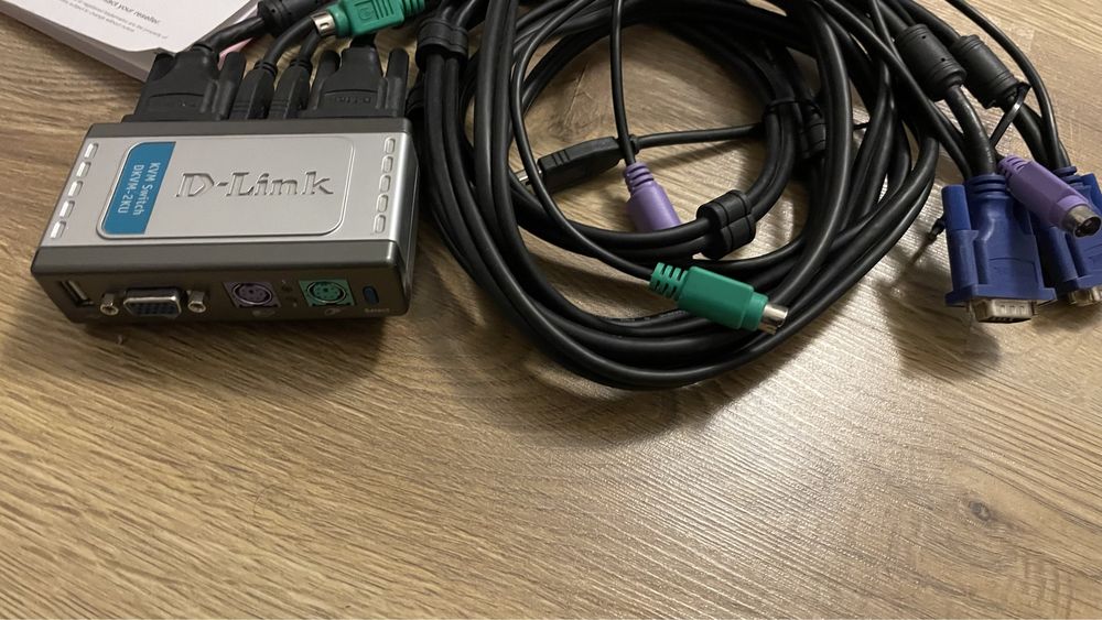 DKVM D-Link przelacznik urzadzen z portem USB na klawiature i mysz