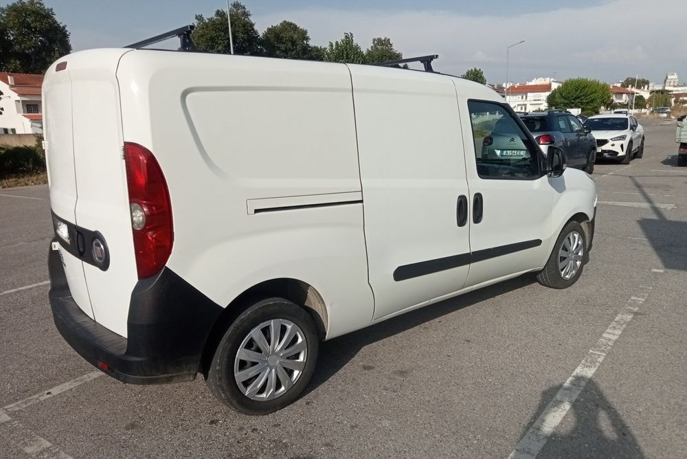 Pequenas mudanças, transporte de motas e mercadorias para todo o país