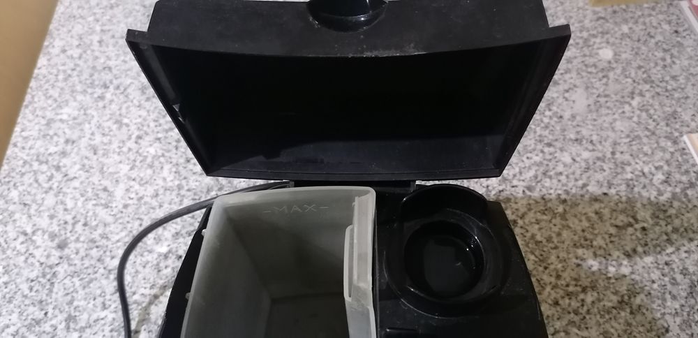 Máquina de café expresso pastilhas marca delonghi EC155