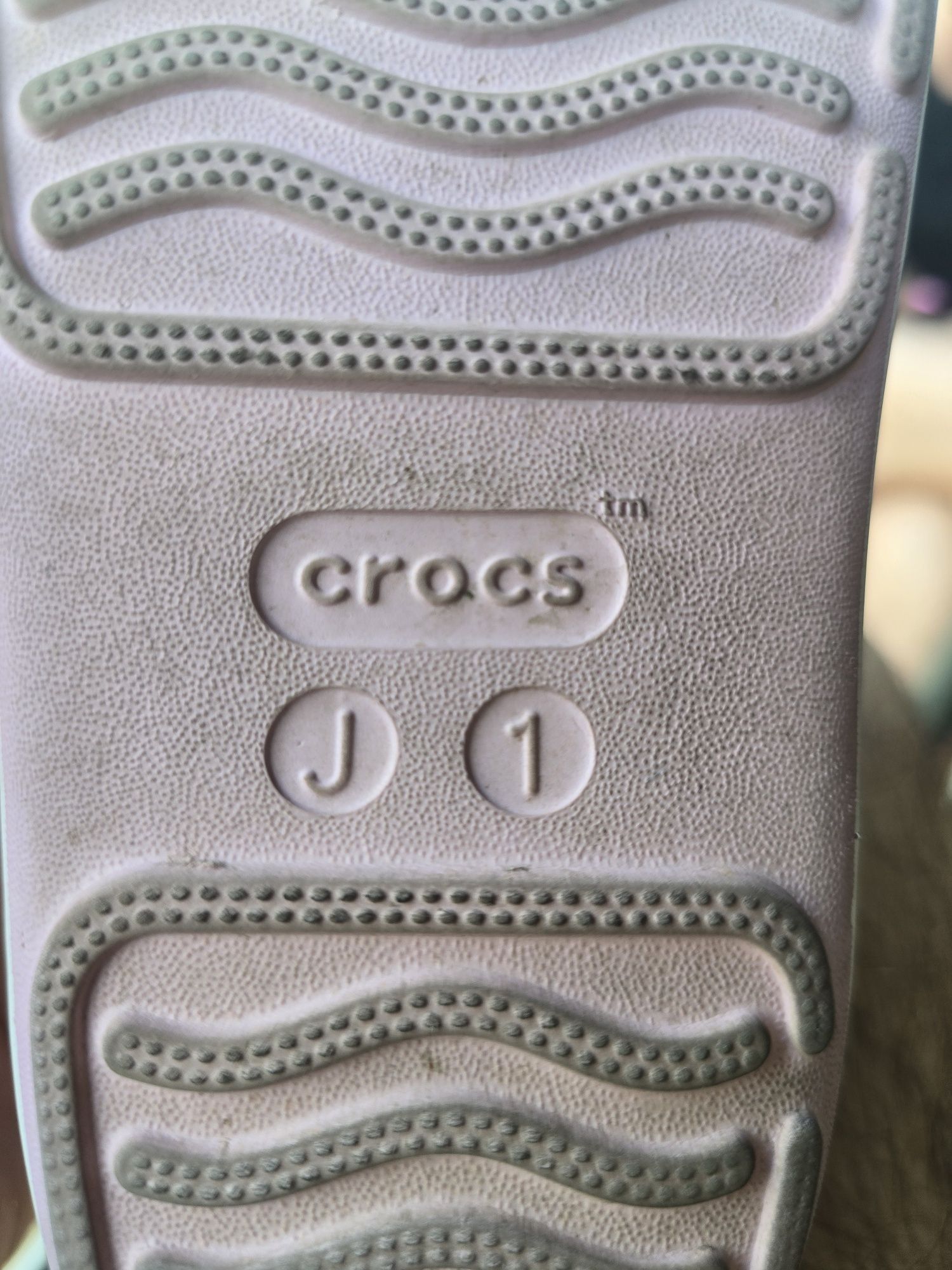 Crocs dziewczęce z ochroną palcy. Rozm 32-33