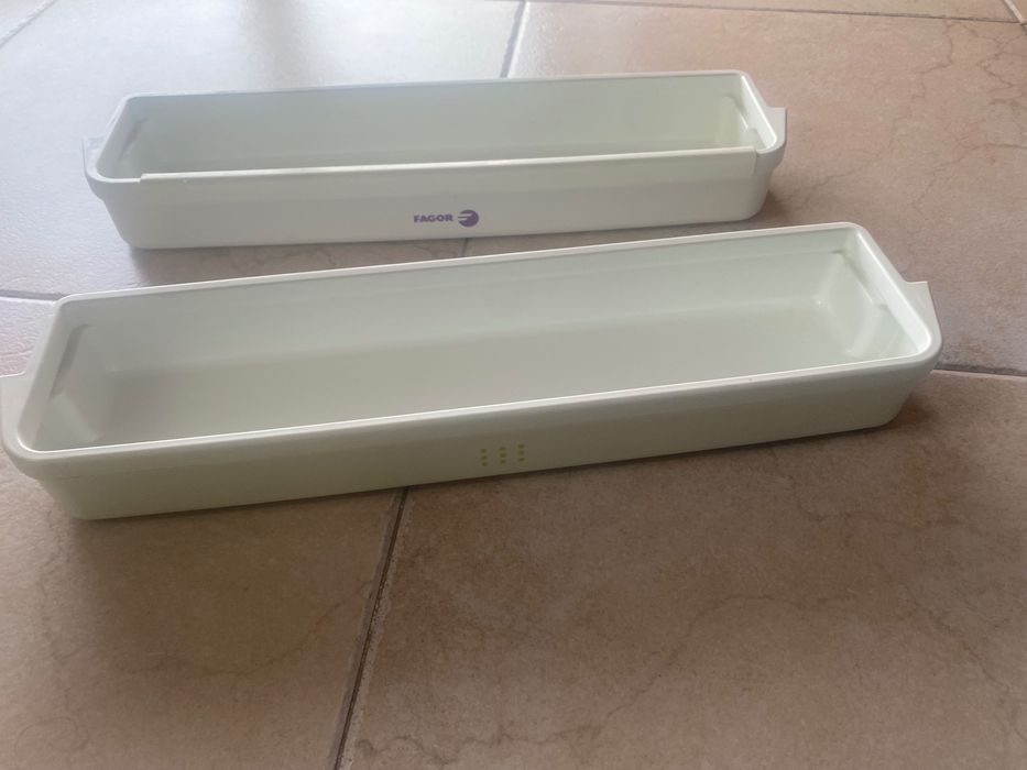 Prateleiras e Porta-garrafas de Frigorífico