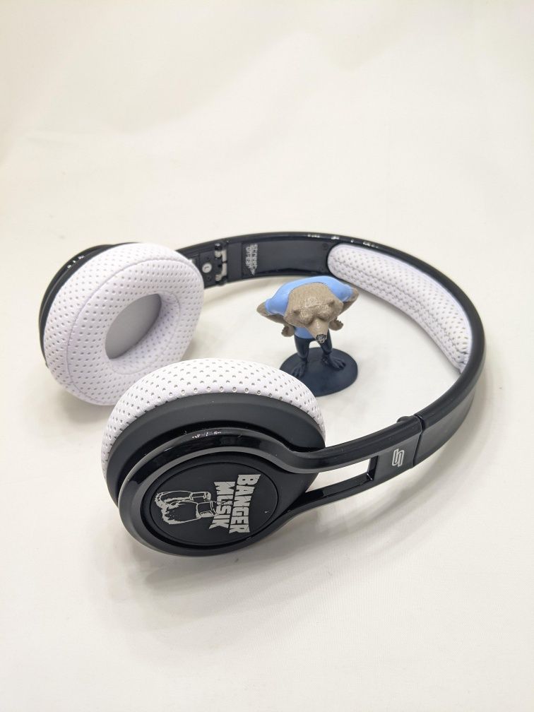 Beats By Dr. Dre Pro, SMS Audio 50 cent on ear