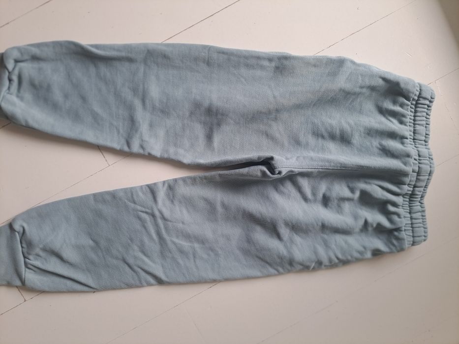 Reserved spodnie dresowe 128