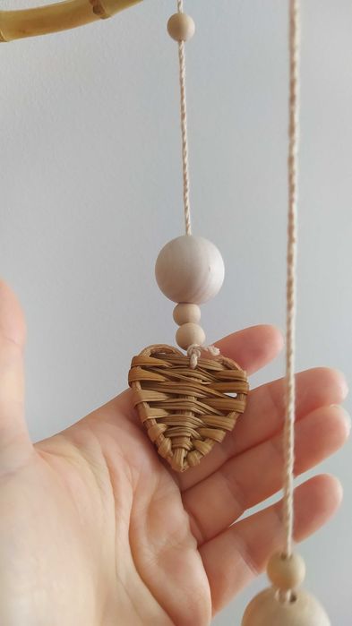karuzelka do kołyski łóżeczka hand made Boho natural ratan