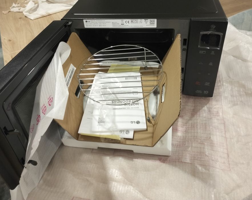 Micro-ondas LG com grill e iogurteira