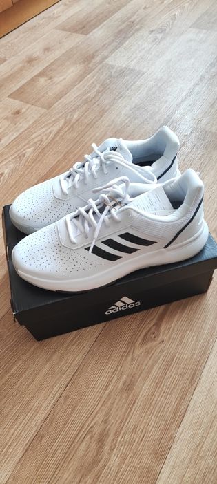 Кроссовки Adidas