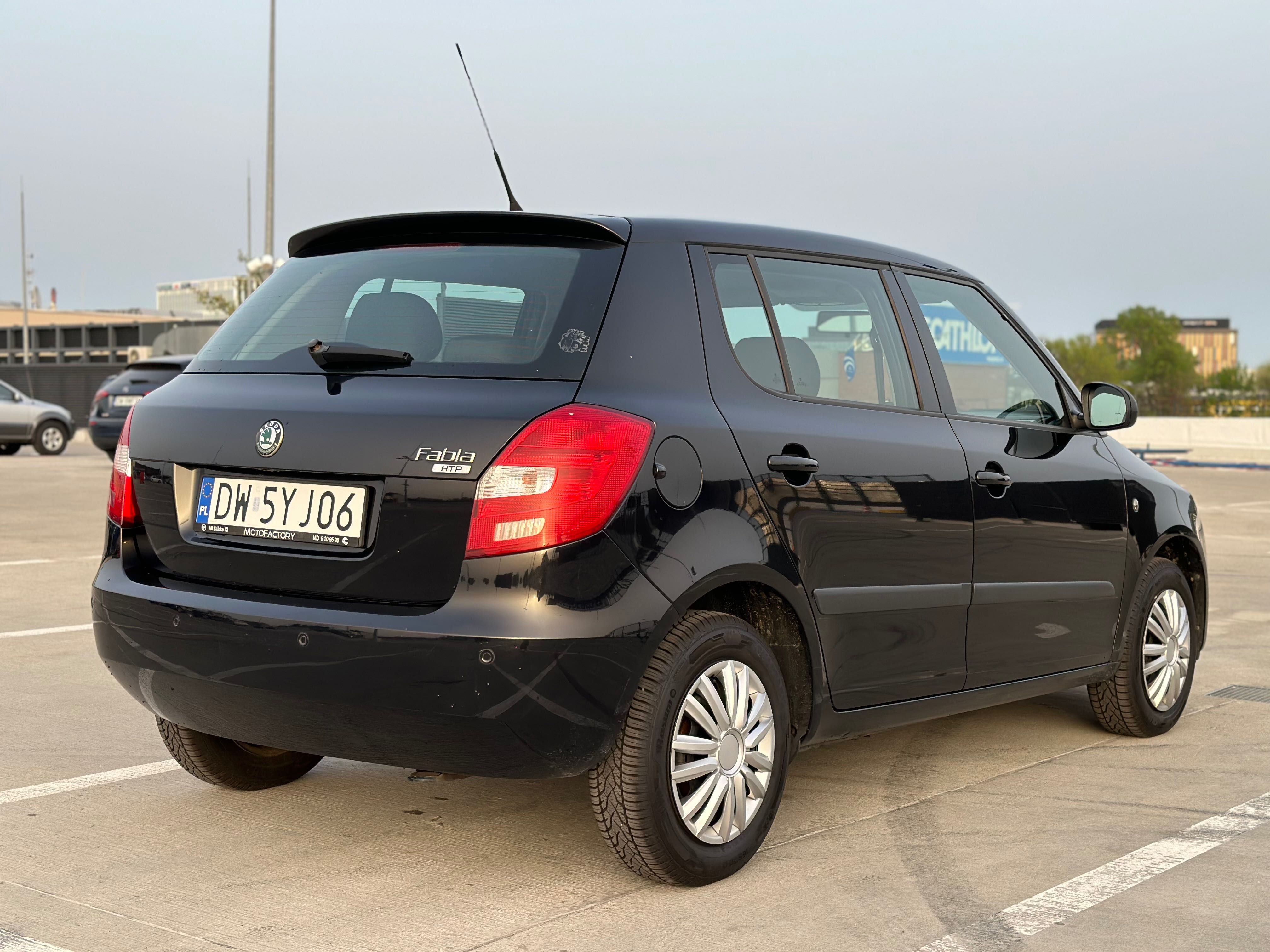 Skoda Fabia II 1.2 Benzyna 2010, klimatyzacja auto, opony wielosezon