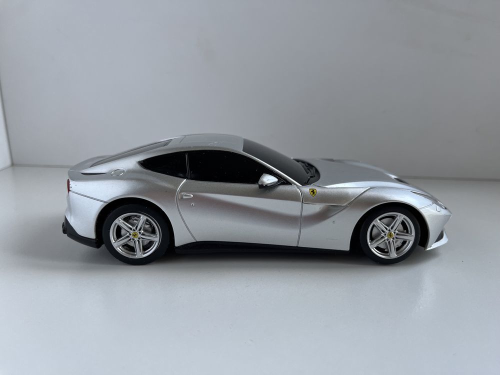 Rastar samochód sterowany Ferrari F12berlinetta 1:24 R/C