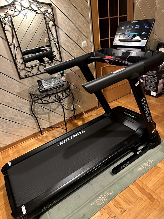 Bieżnia TUNTURI T 90 . Super stan .