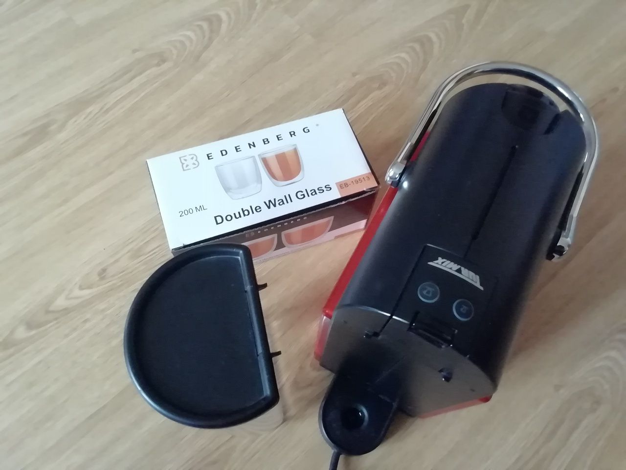 Кавоварка Nespresso Pixie TX 160.