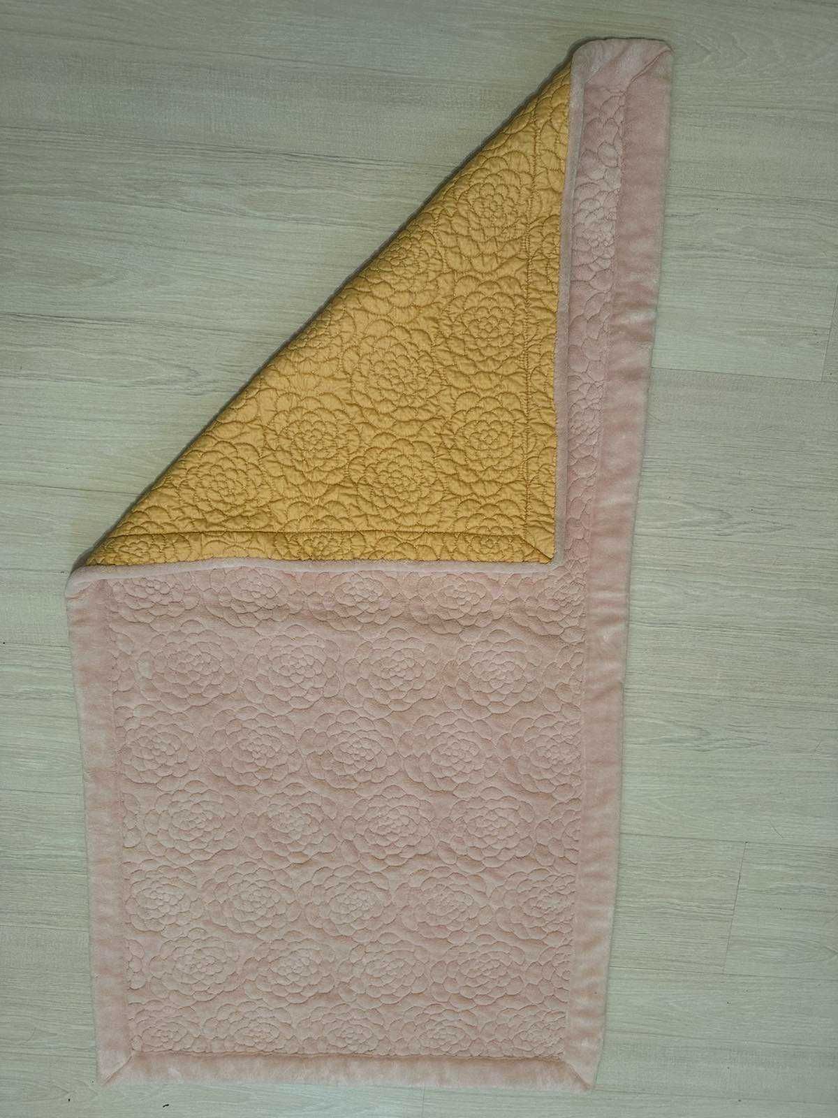 килимок для ванної кімнати рожевий