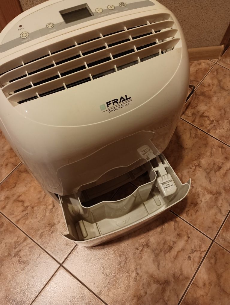 Osuszacz powietrza Fral Dry Digit 20 LCD