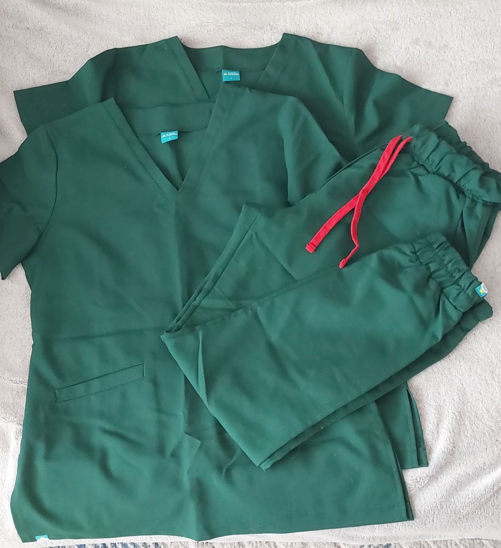 Scrubs butelkowa zieleń