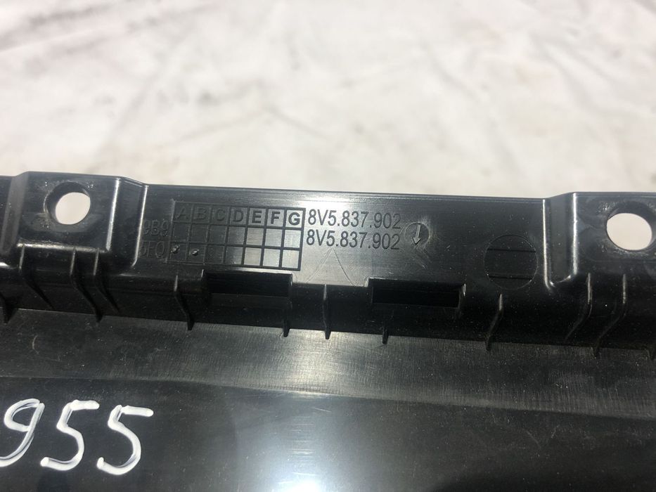 Накладка двери передней правой 8V5837902 для Audi A3 8V 2012-2020