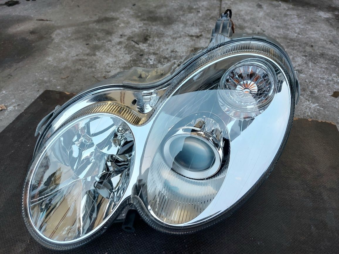 NOWA Mercedes clk 209 lampa lewą xenon