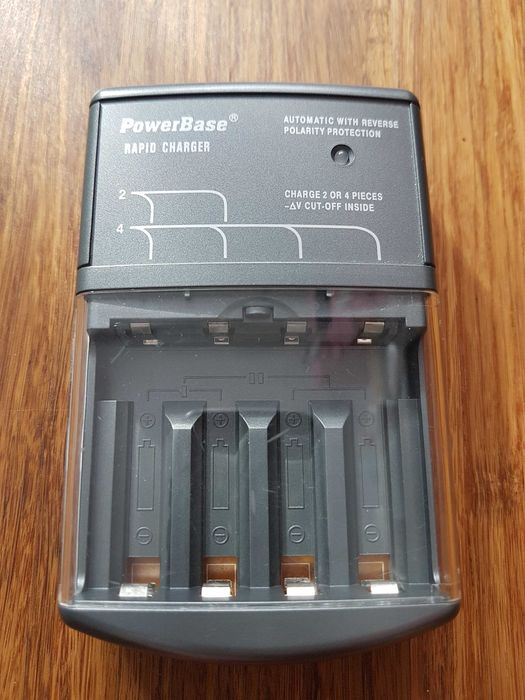 Ładowarka do akumulatorków baterii AA i AAA PowerBase RAPID CHARGER