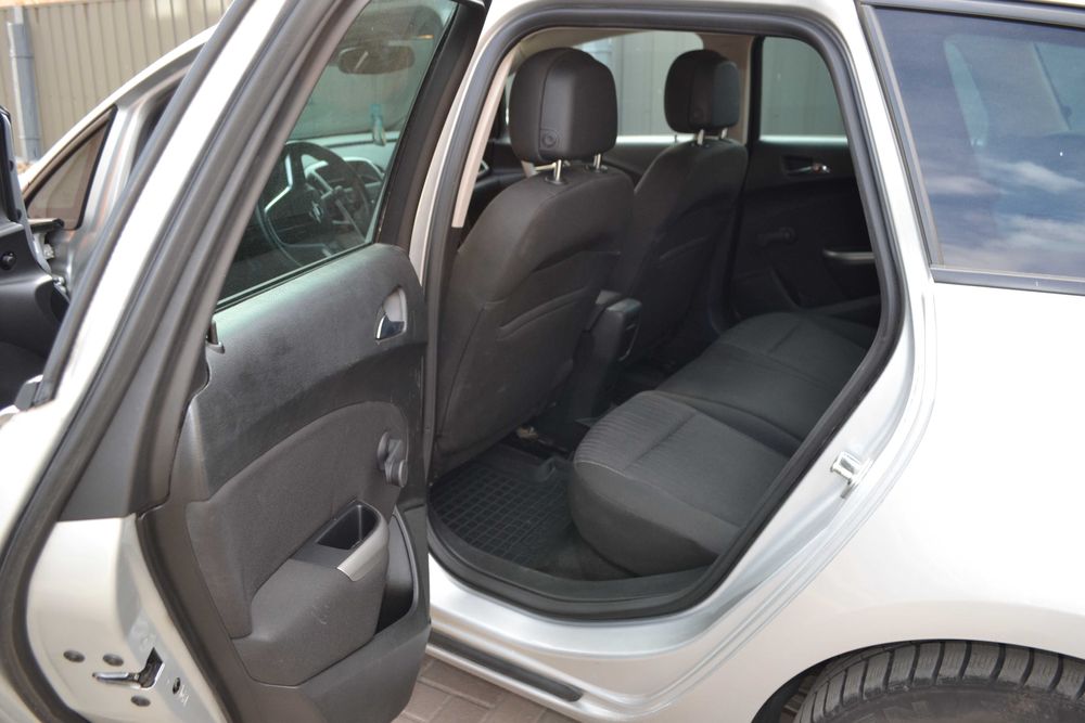 Продам Opel Astra J