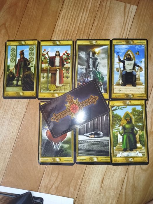 Колода Таро "Універсальний ключ" (глянцева ламінація) + мішечок