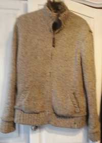 męska kurtka/sweter podbita sztucznym futrem rozmiar M