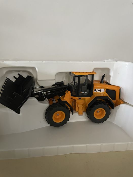 Miniatura JCB da Siku escala 1:32