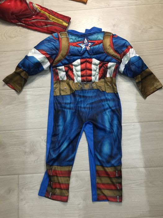 Новорічні костюми супергероїв