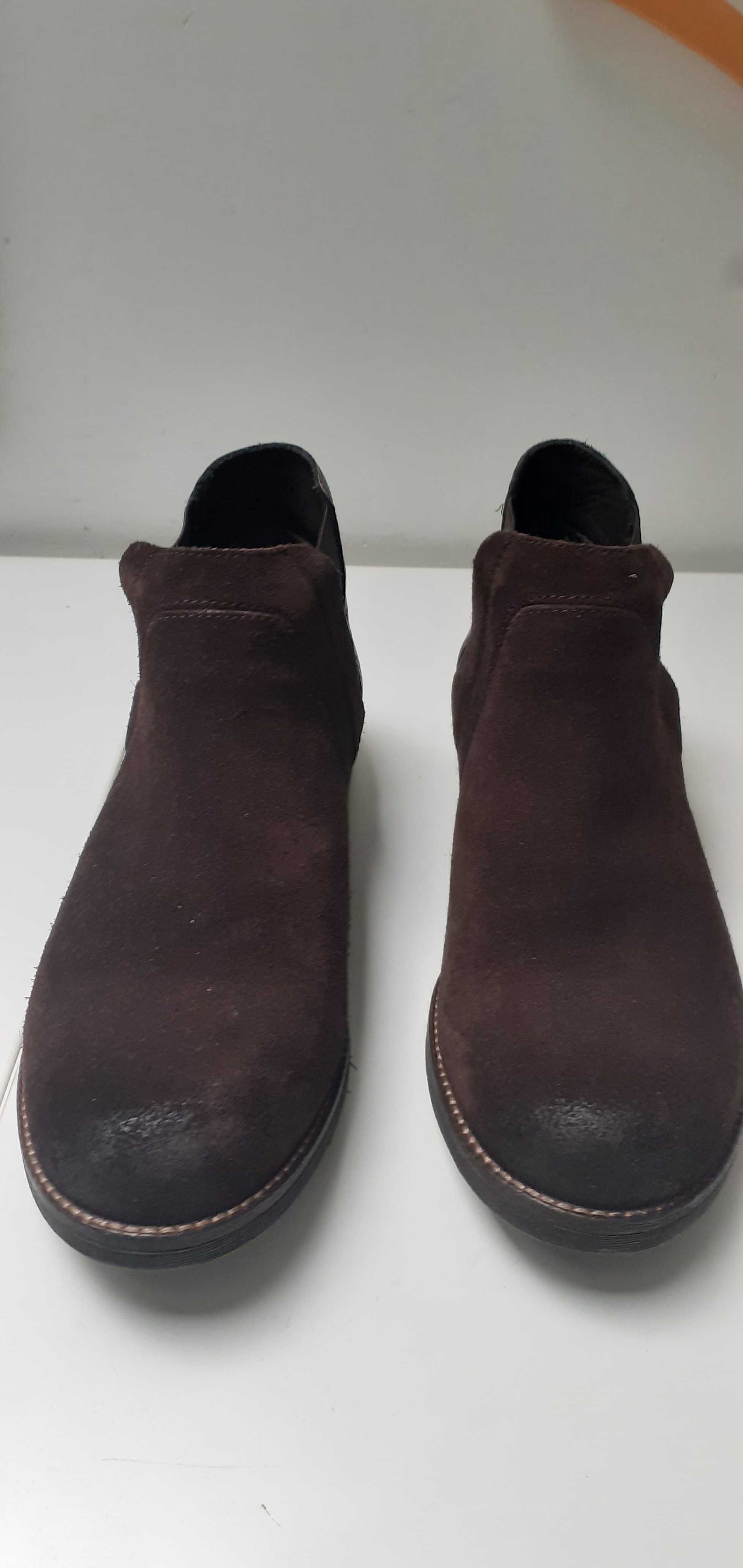 Botki zamszowe Clarks