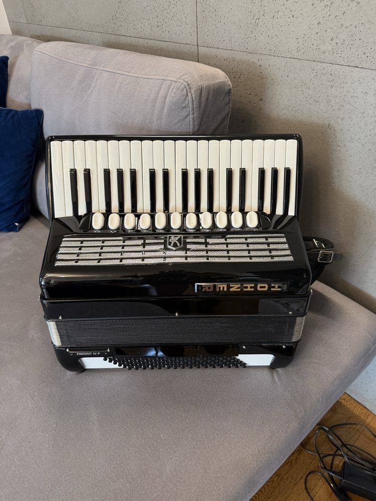 Akordeon hohner Favorit IV P 96 bas