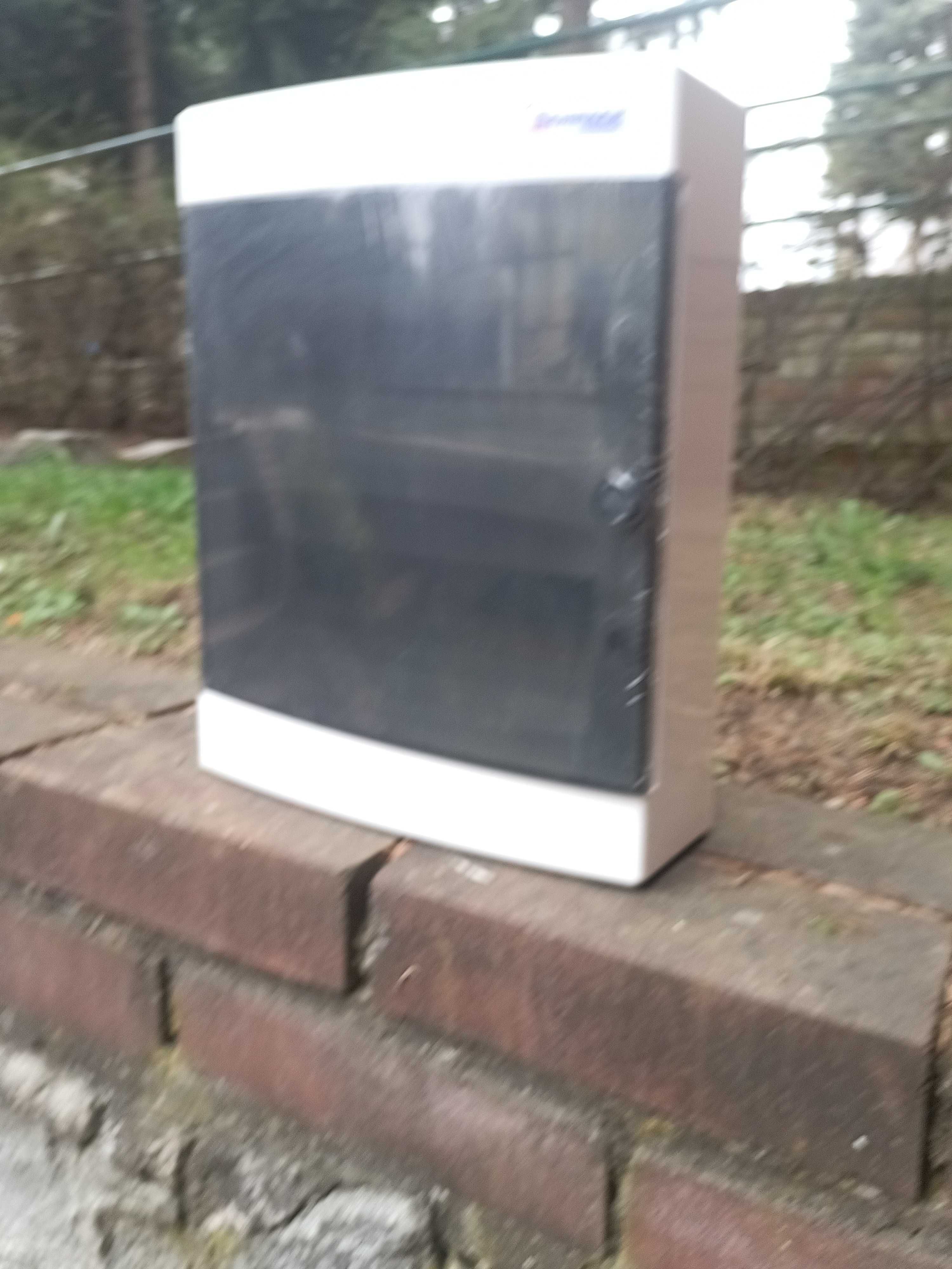 Obudowa elektryczna rozdzielnica natynkowa 2x12 IP40 Schrack Technik