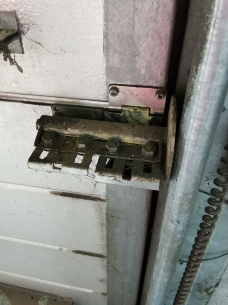 Brama segmentowa 8000 szrx4500 Nassau aluminiowa