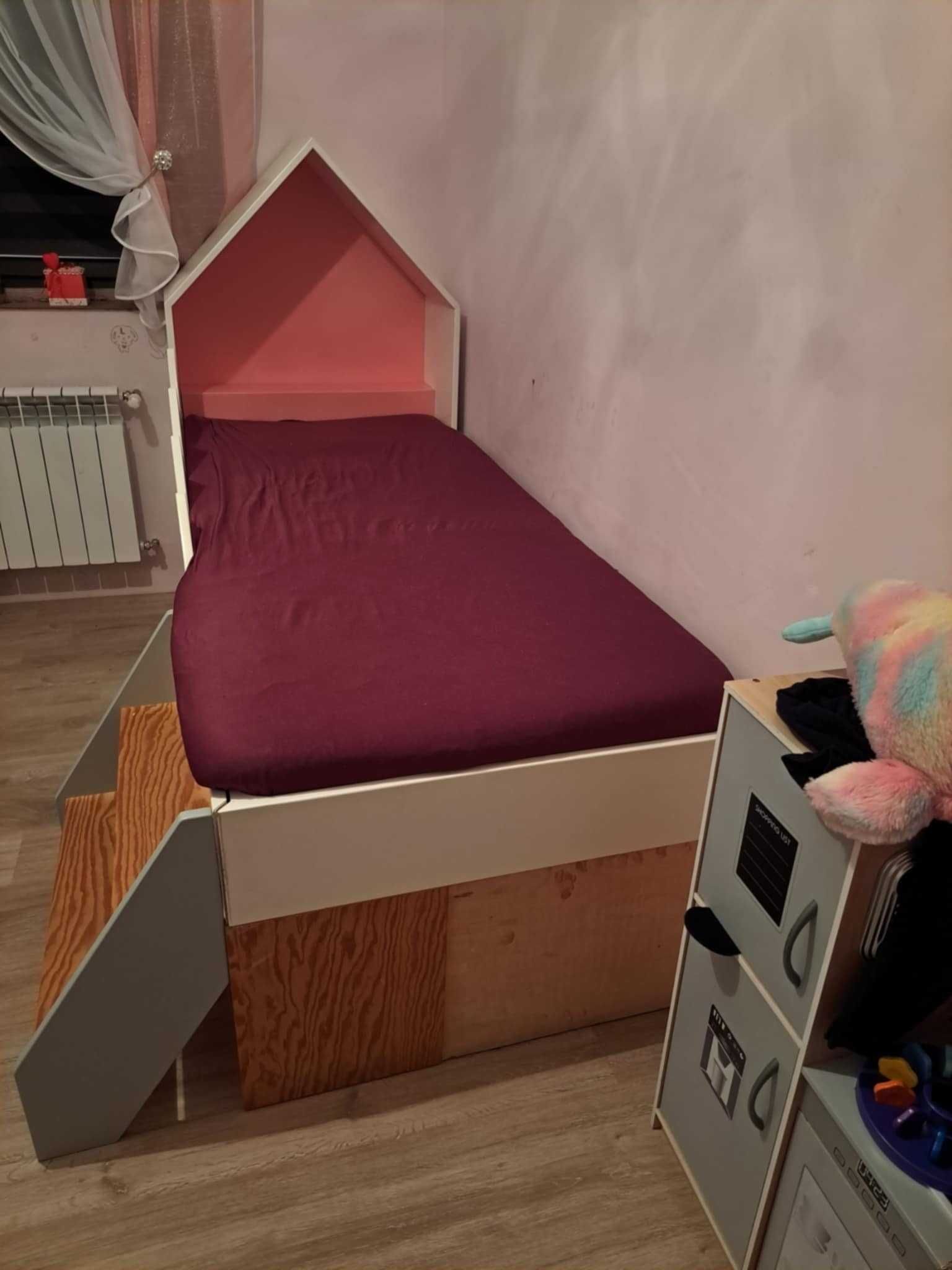 Łóżko domek wykonane przez stolarza