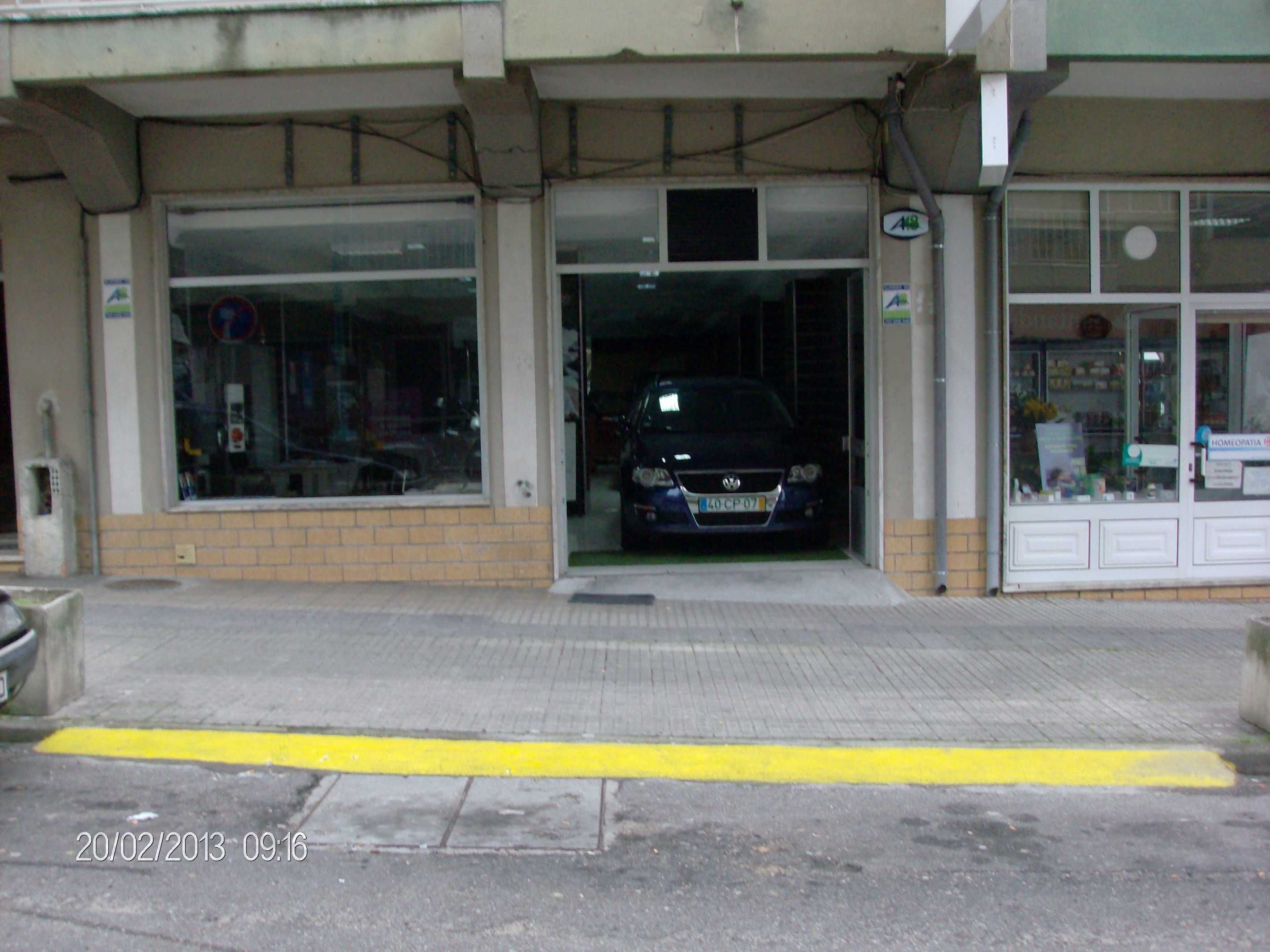 Vendo Estabelecimento Comercial em Abrantes com 500 M2
