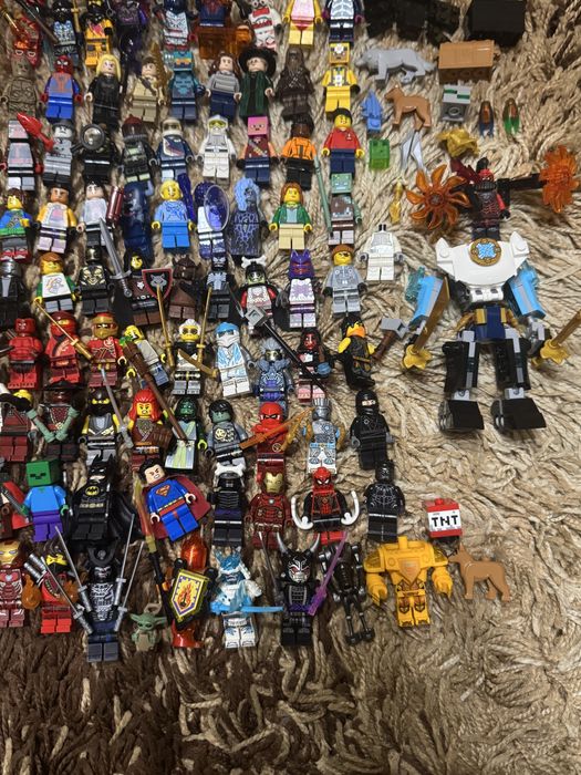 Лего фігурки оригінал
