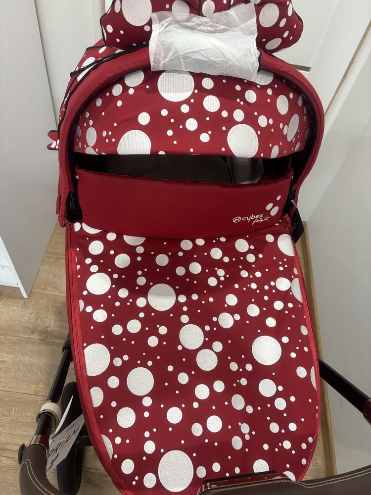 Cybex priam jeremy scott petticoat gondola