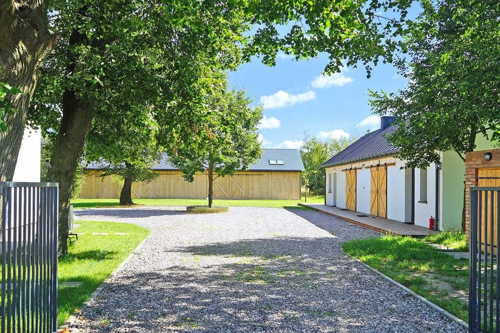 Nowy domek dla 20 osób/ Sauna&Jacuzzi/ 90 km od W-wy i Lublina