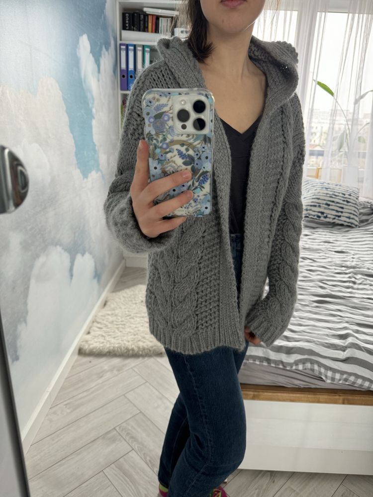 Sweter oversize szary kardigan z kapturem