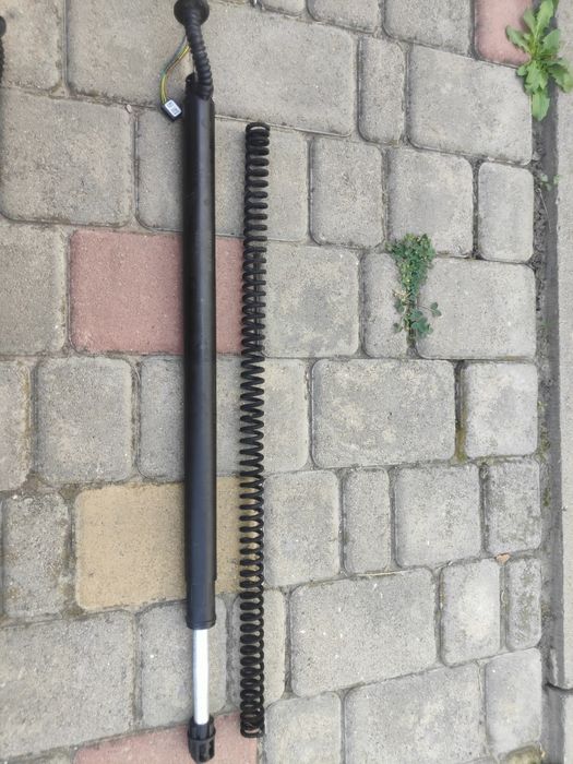 Амортизатори для електроляди skoda A7.