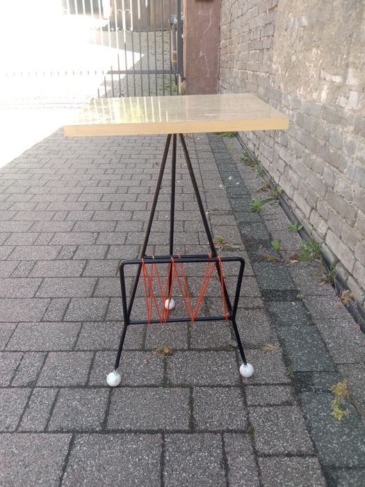 Stolik, gazetnik PRL