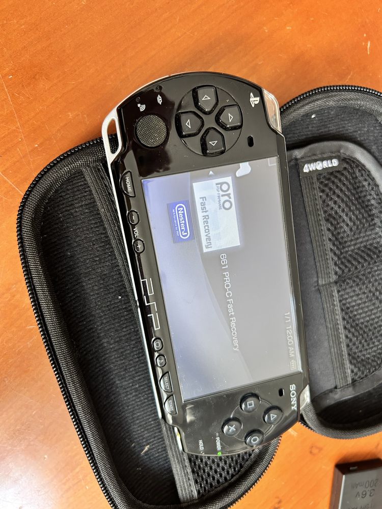 PSP w dobry stanie ( dwie baterie )