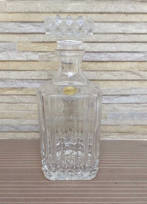 Vende-se Garrafa de Cristal