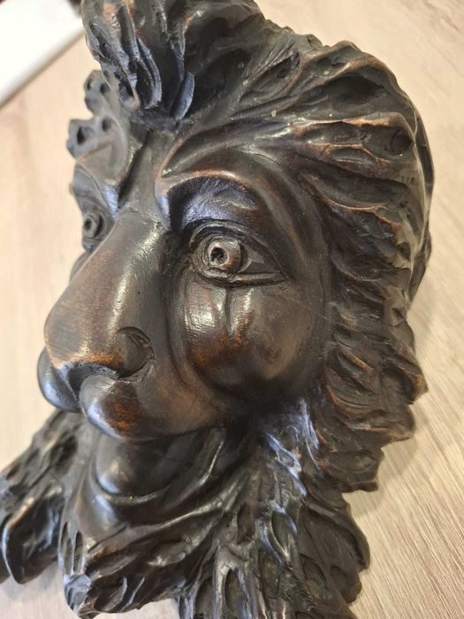 Antiguidade | Busto de leão em madeira