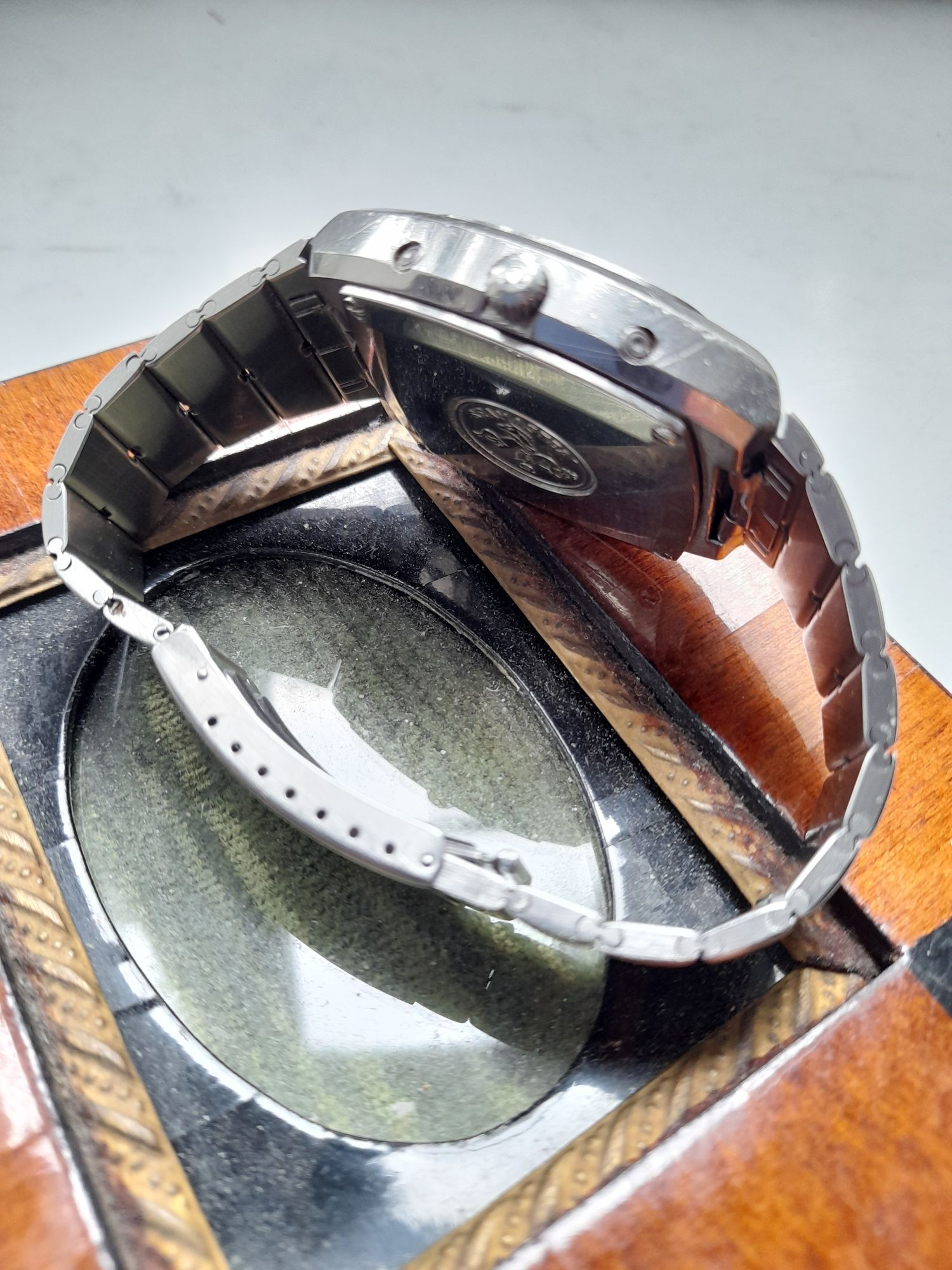 Omega Megaquartz 32 KHz Seamaster
