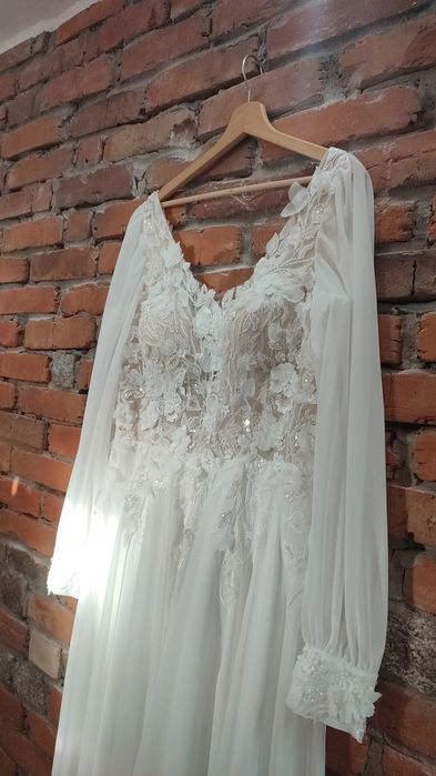 Suknia ślubna 46 Szyfon i kwiaty 3D