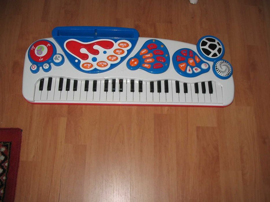 Keyboard / małe pianinko