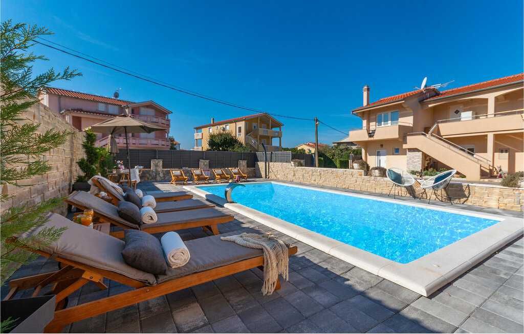 Wakacje, Chorwacja, apartament z basenem dla 4 osób